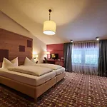 Hotel Bannwaldsee 4*